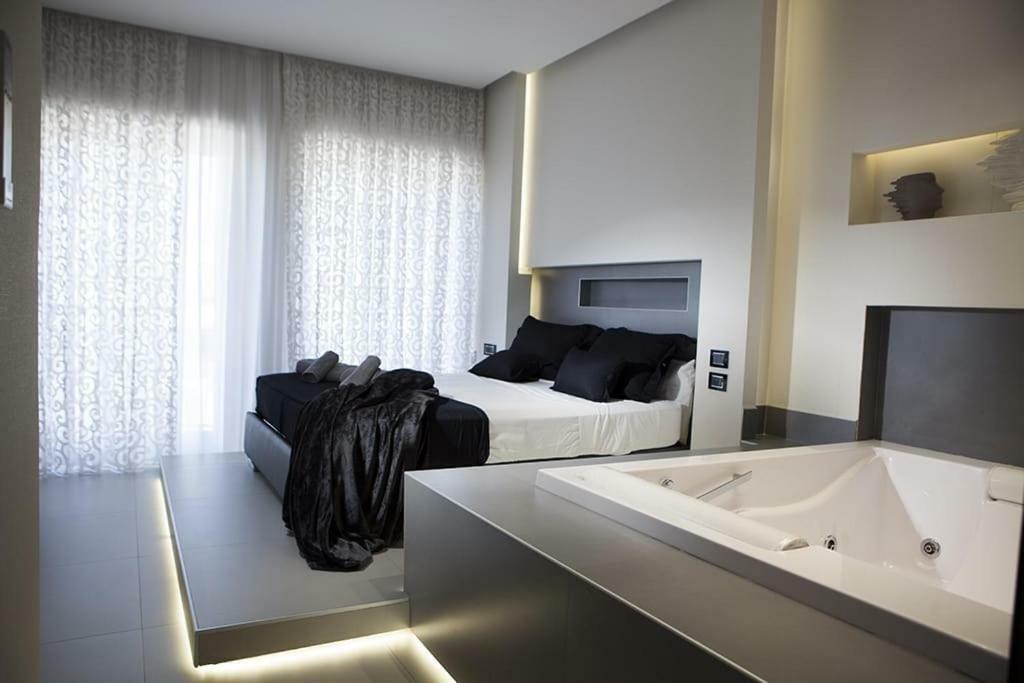 Crystal Skyline Neapolis Appartement Buitenkant foto